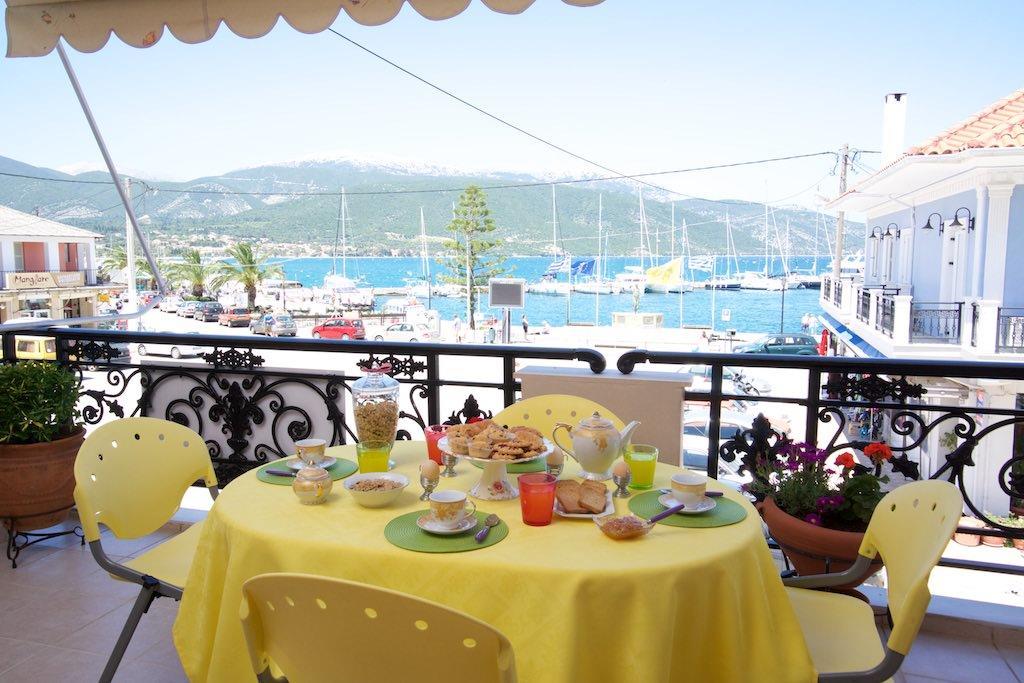 Sea Breeze Apartment Сами Екстериор снимка