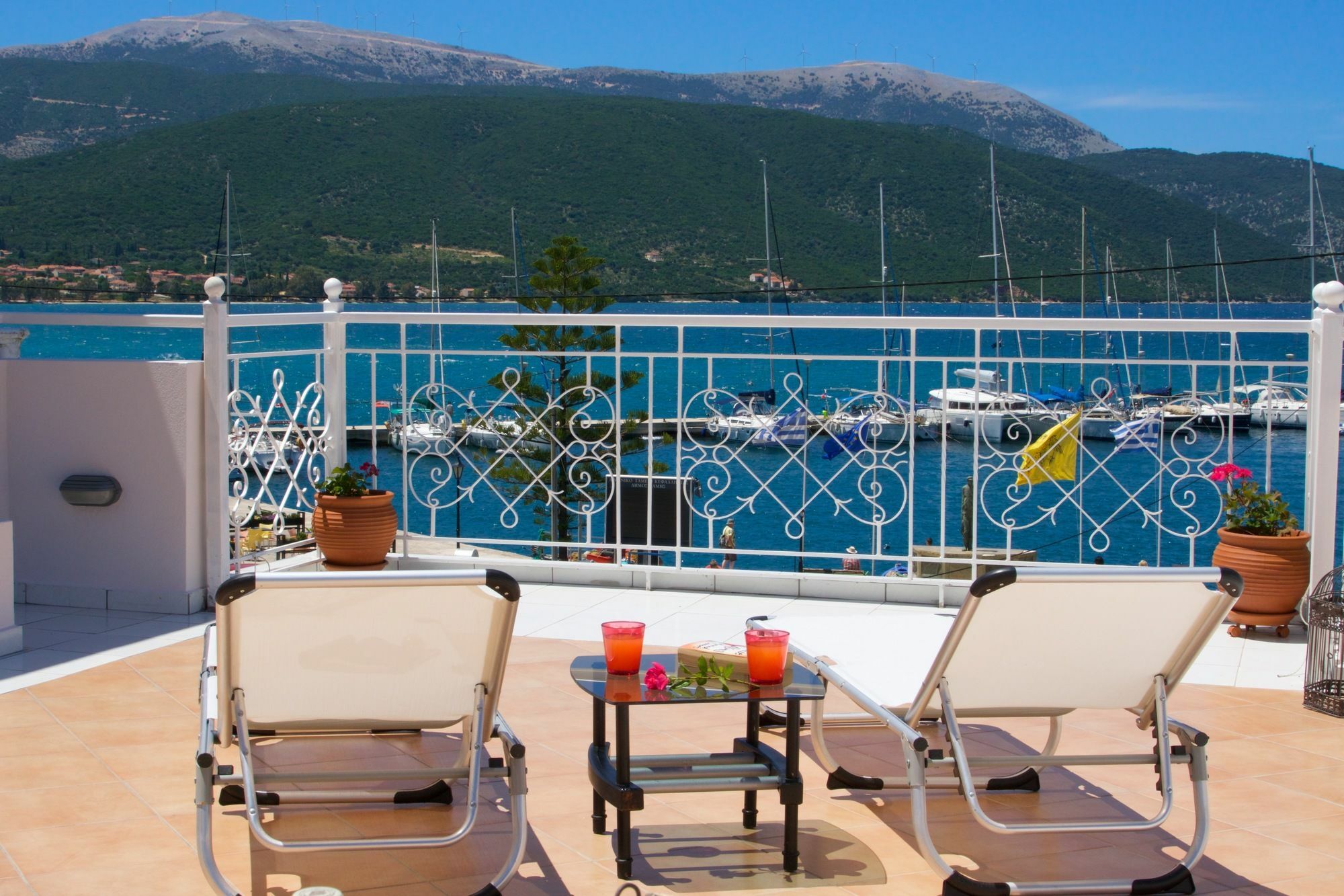 Sea Breeze Apartment Сами Екстериор снимка
